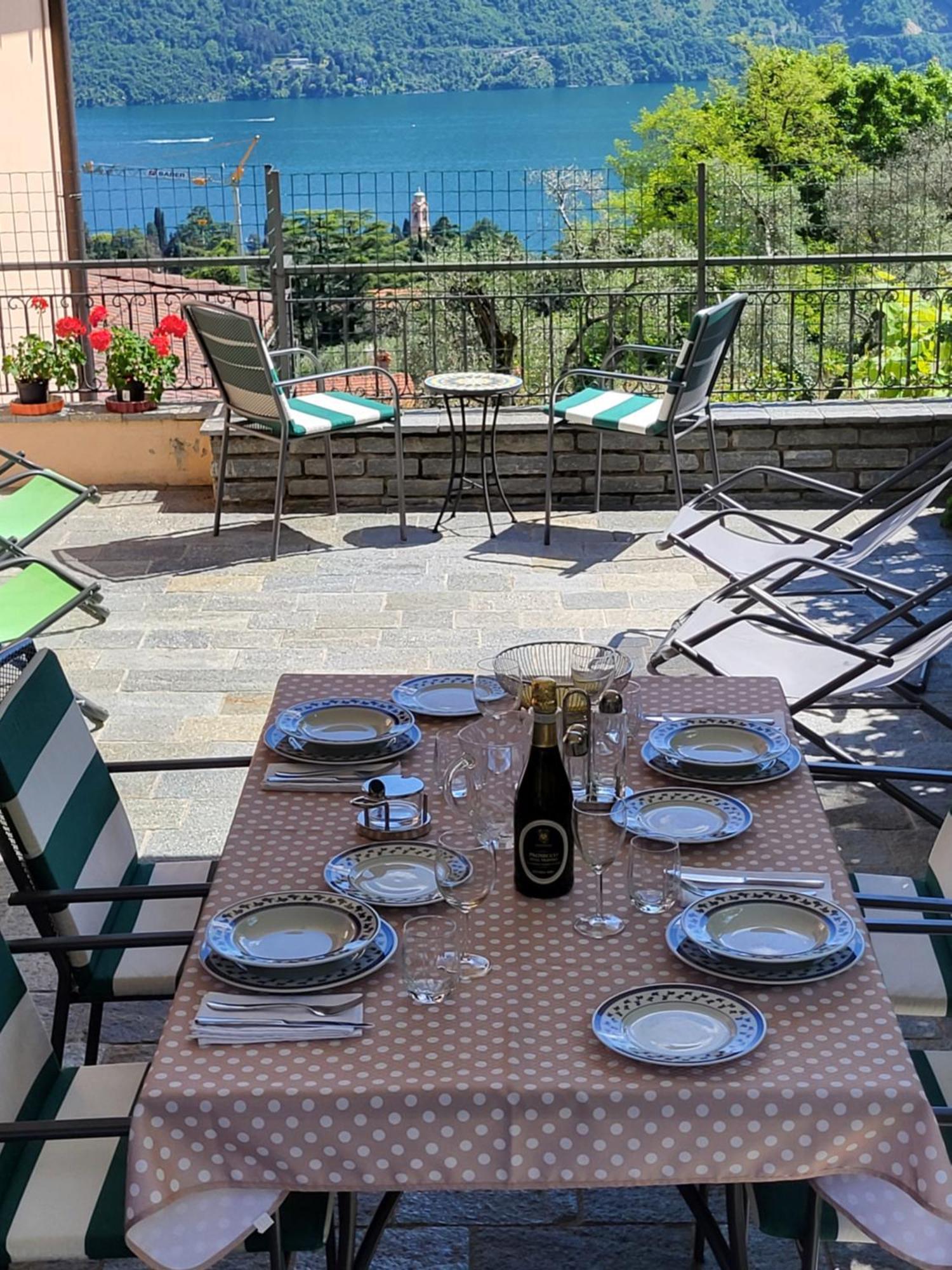 Casa Intignano - Appartamento Con Terrazzo Vista Lago Tremezzo Exterior foto