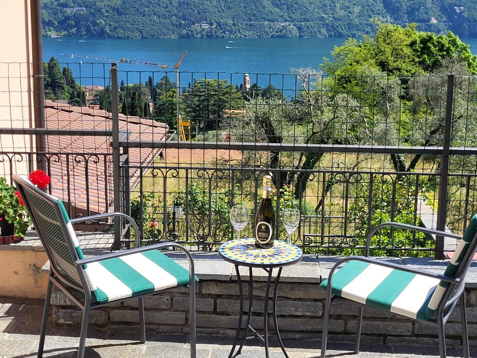 Casa Intignano - Appartamento Con Terrazzo Vista Lago Tremezzo Exterior foto